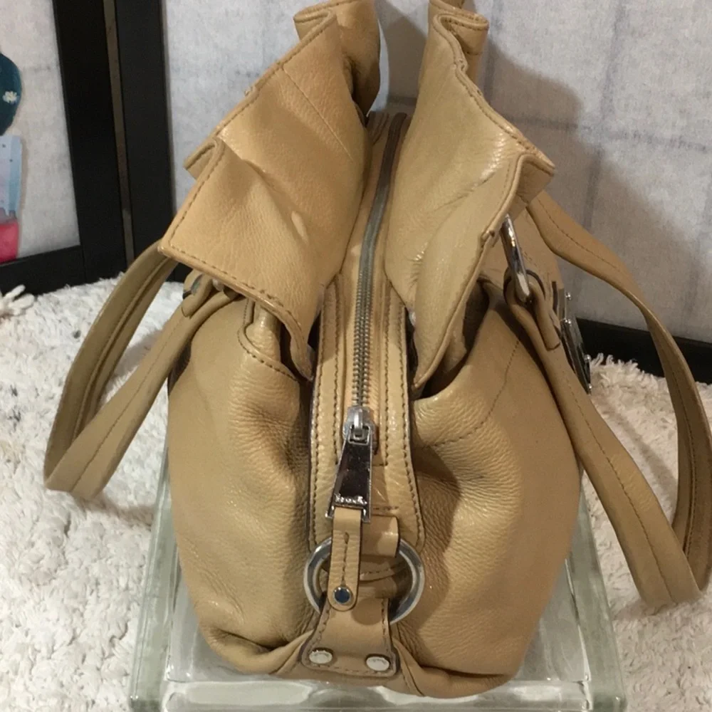 Tignanello light tan leather shoulder bag